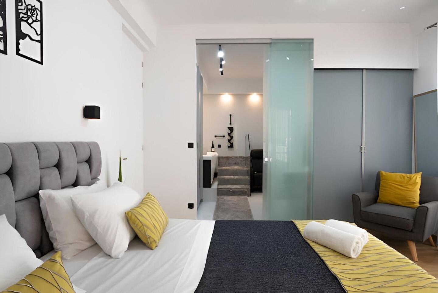 Apartment Paradise+ With Jacuzzi In The Heart Of Athens! Athens