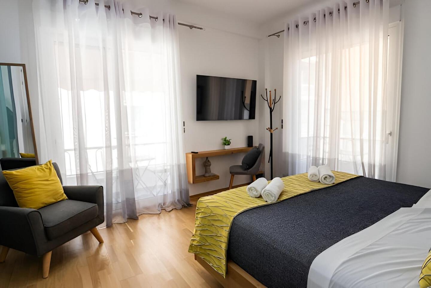 Apartment Paradise+ With Jacuzzi In The Heart Of Athens! Athens