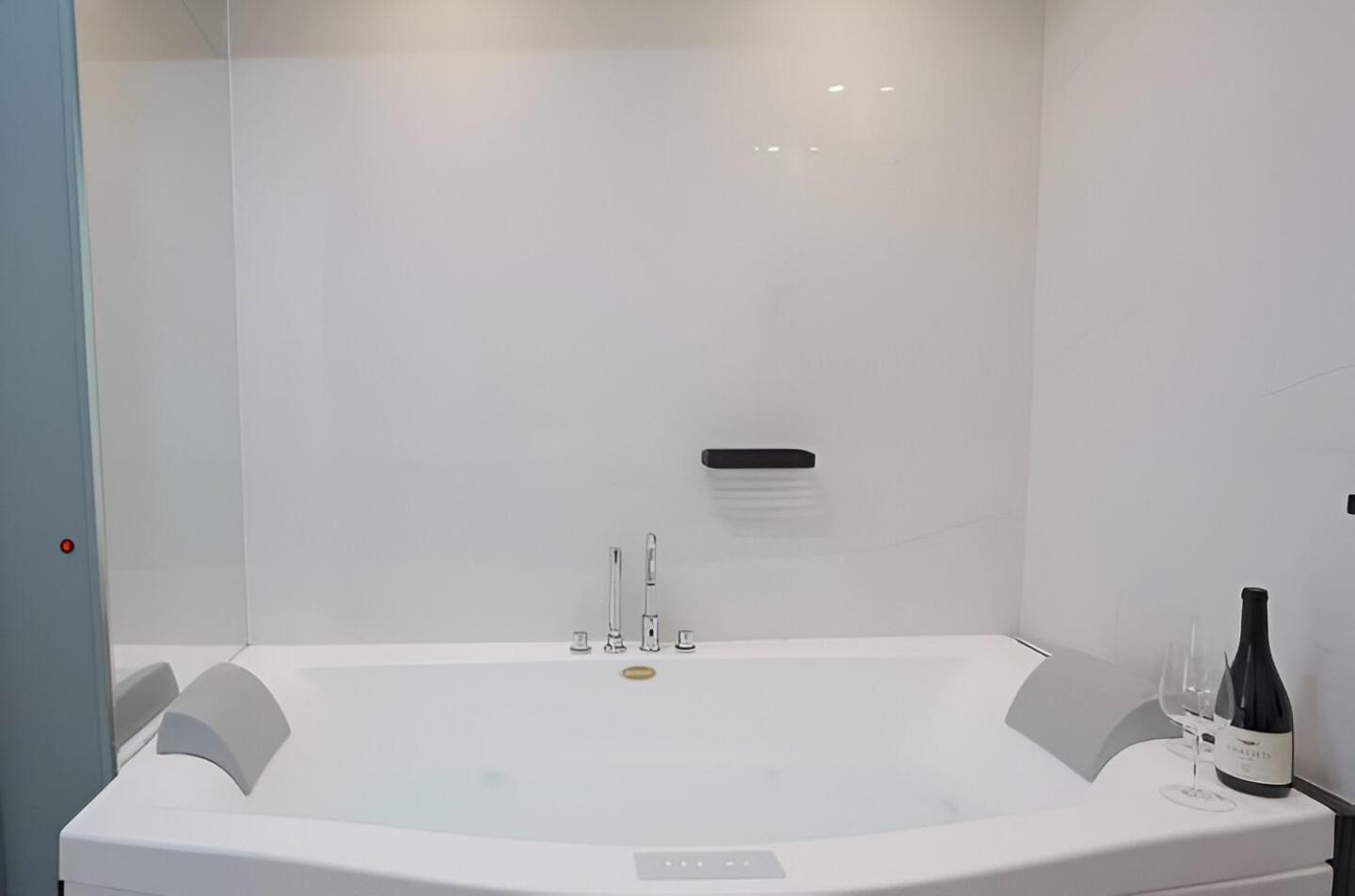 Paradise+ With Jacuzzi In The Heart Of Athens! *