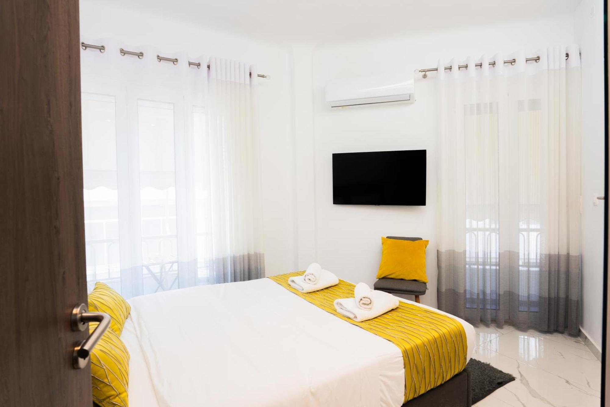 Apartment Paradise+ With Jacuzzi In The Heart Of Athens! Athens